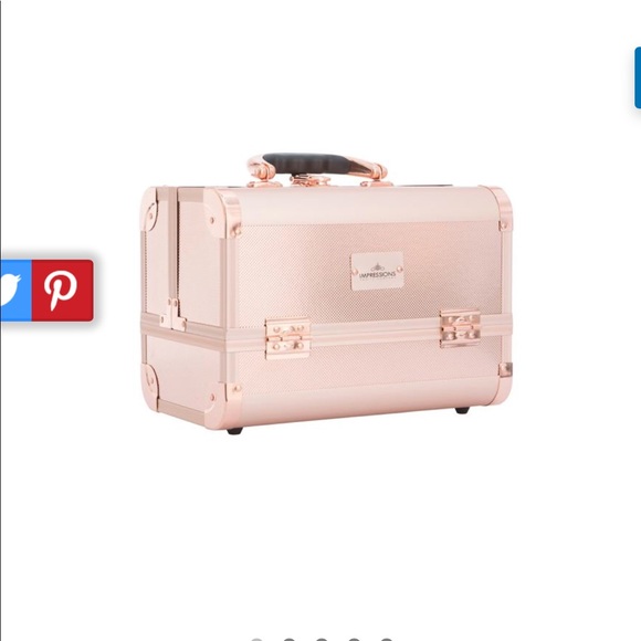 impressions vanity suitcase